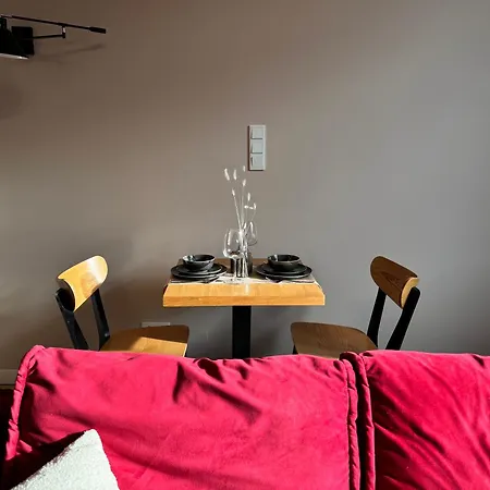 Cozy 3 Min From Main Station