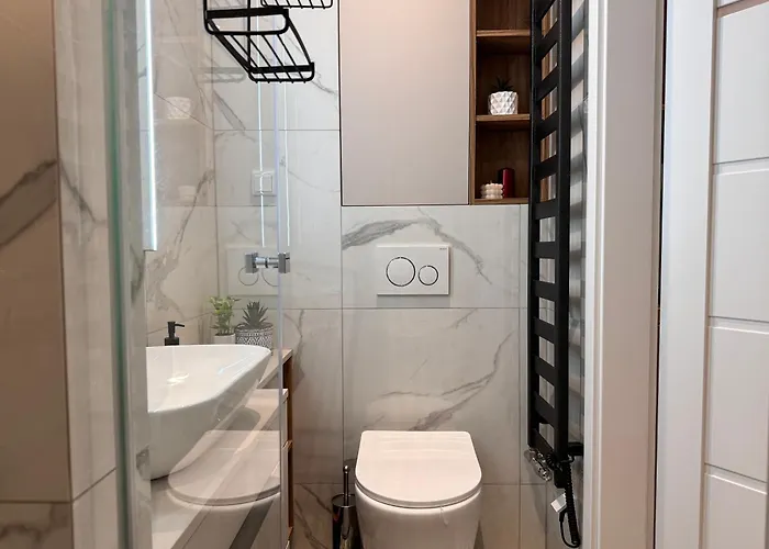 Cozy 3 Min From Main Station クラクフ