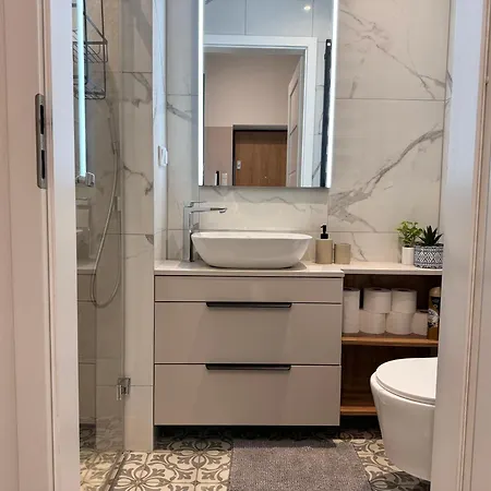 Cozy 3 Min From Main Station